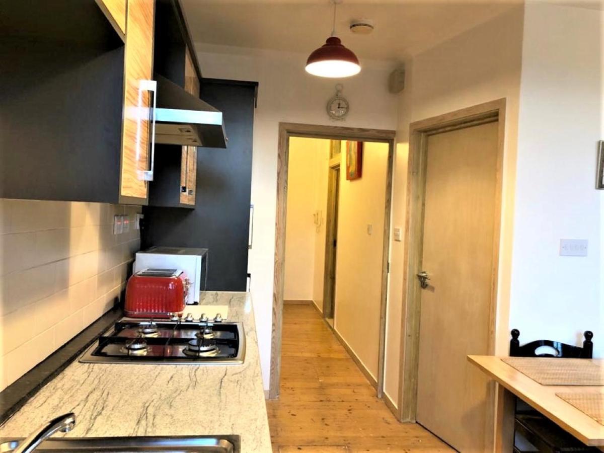 Splendid 1 Bedroom Flat + Terrace Londen Buitenkant foto