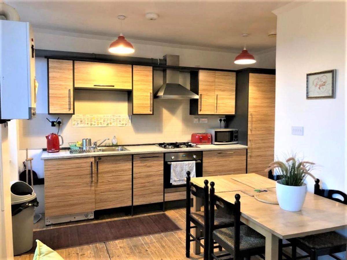 Splendid 1 Bedroom Flat + Terrace Londen Buitenkant foto